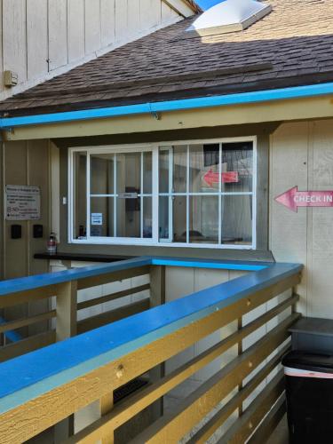 Huntington Surf Inn - main image