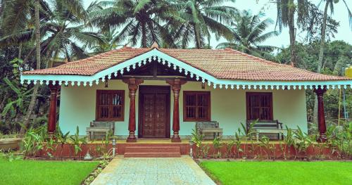 White Serenity Heritage Pool Villa near Beach Udupi