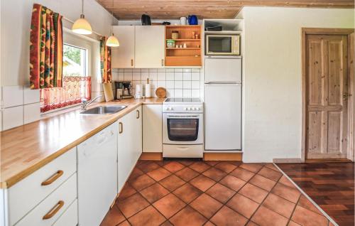 Cozy Home In Egernsund With Kitchen