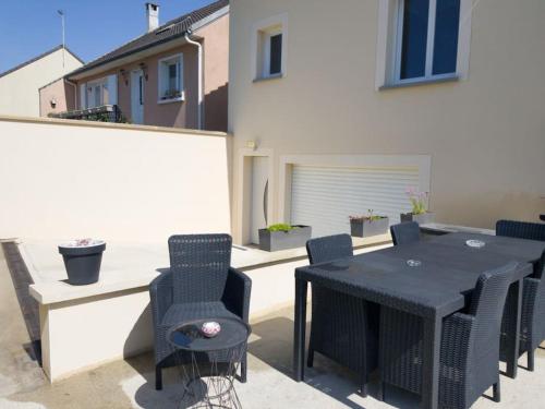 Maison avec terrasse à 15 minutes de Disney - Location saisonnière - Nanteuil-lès-Meaux