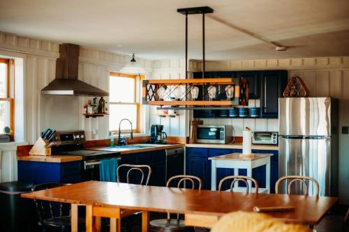 The Barn at Evermore: riverfront retreat w/hot tub, Luray (fotografie 3)