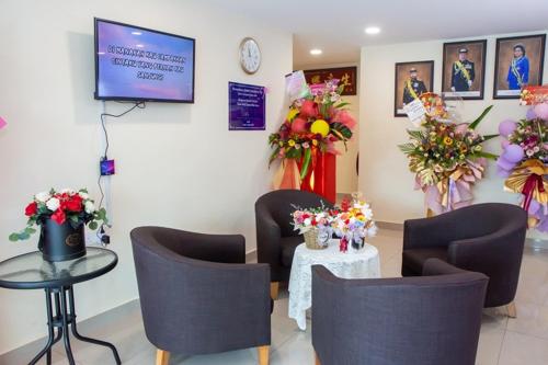 Southern Tip Hotel - City & 100m walk to McDonald's & FREE DOBI in Pontian Kechil