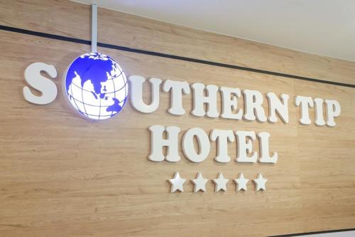. Southern Tip Hotel - City & 100m walk to McDonald's & FREE DOBI