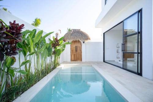 Palm 8 by Yolla Hospitality - One Bedroom Villa