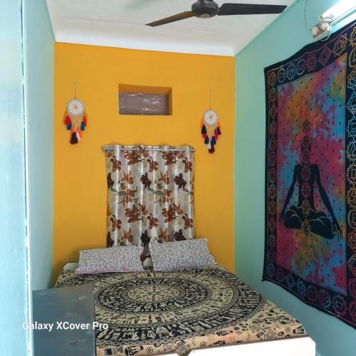 Small Double Room image 5