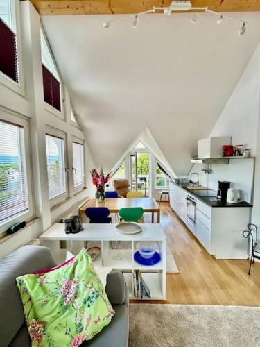 Kitchen, Sonnige Wohnung am Lindenberg in Lohfelden
