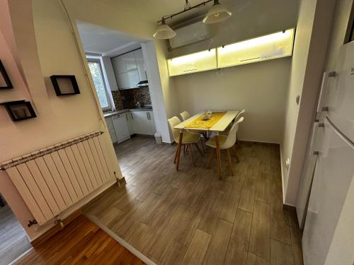 65m2 Apartment, 3 Rooms Skopje, Karpos, Skopje (photo 4)