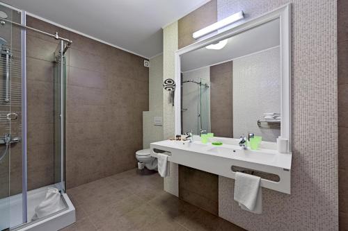 Tomis Garden Aparthotel - image 3