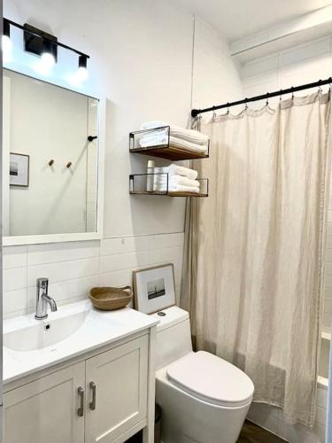 Minimalist Brooklyn Gem to Yourself in Brooklyn, USA