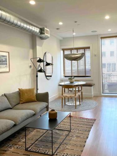 Minimalist Brooklyn Gem to Yourself in Brooklyn, USA