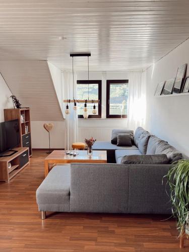 Ferienwohnung Moselflair mit direktem Blick auf die Mosel und Weinberge in Oberfell