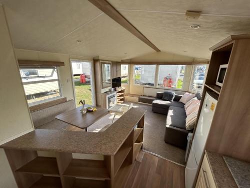 Lovely 2-Bed Caravan at St Osyth Caravan Park - Clacton-on-Sea