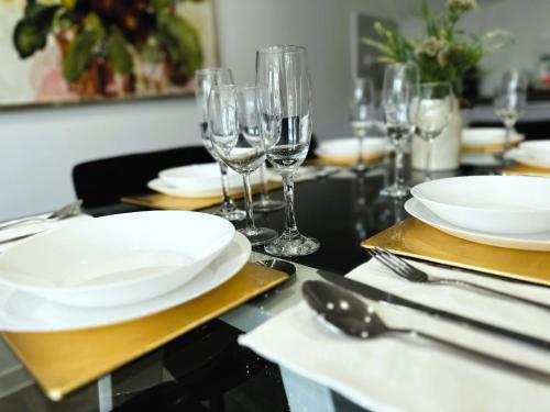 Paradigm Court, Modern 3-Bedroom Flat 1, Oxford in Dél-Kidlington