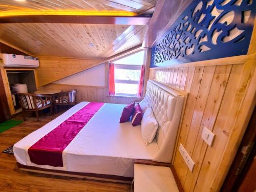 Hotel Wood Stock Luxury - A Boutique Property - Penthouse - Open Air Restaurant & Terrace