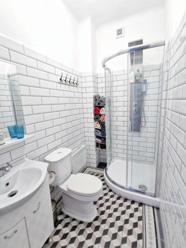 Rumbach Terrace Apartment - image 2