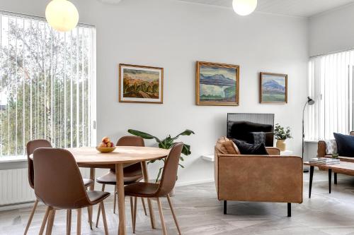 One-Bedroom Apartment with Sea View