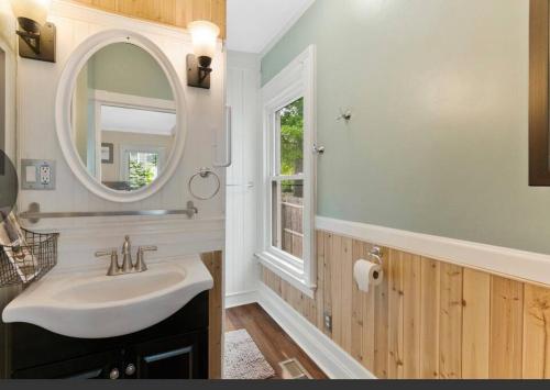 Beautiful Studio Apartment in Historic House in New Haven, USA
