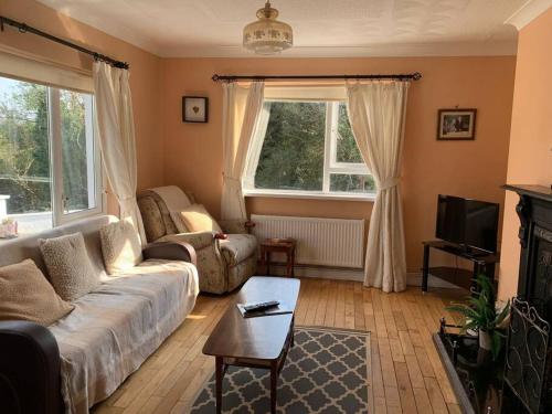 B&B Donegal - Spacious Cottage in Meenaleck near Gweedore County Donegal - Bed and Breakfast Donegal