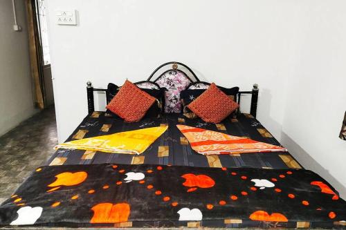 The Golden Nest Homestay - Two Bedrooms with King size Beds and private open kitchen