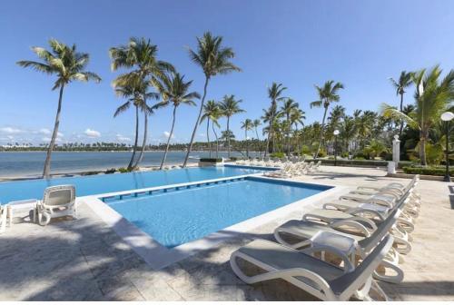 Apartamento amueblado en club de playa Nueva Romana in La Caña