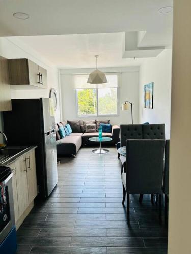 One-Bedroom Apartment image 5