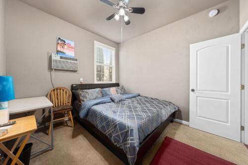 1 king bed, 1 sofa bed