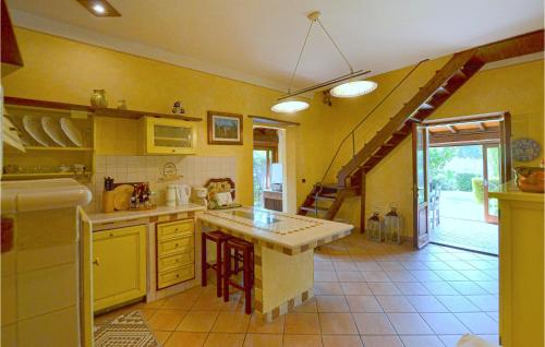 Kjøkken, Lovely Home In Cortona With Kitchen in Scanizza