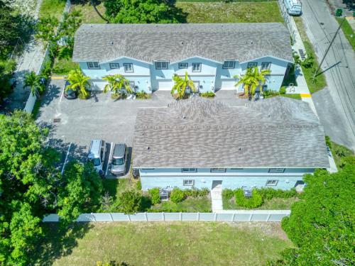 30 Guests 3 Identical Brand New Townhomes in Downtown Fort Lauderdale, Nassau