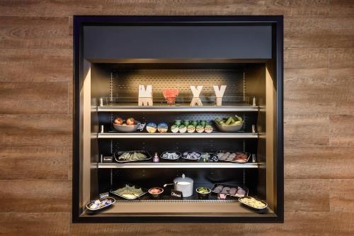 Moxy Dresden Neustadt - image 8
