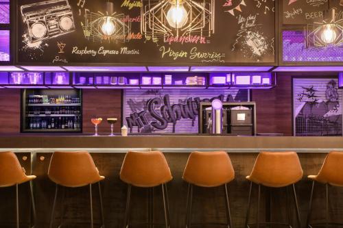 Moxy Dresden Neustadt - image 5