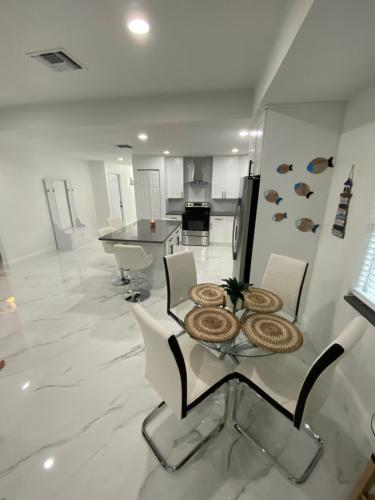 Mango Tree House in Lake Worth, USA