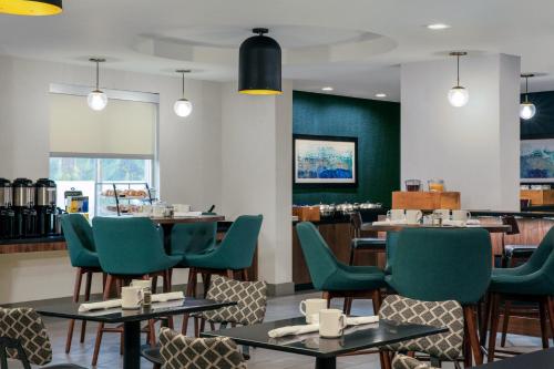 حانة/استراحة, فندق فور بوينتس باي شيراتون فورت لودرديل إيربورت - دانيا بيتش (Four Points by Sheraton Fort Lauderdale Airport - Dania Beach) in دانيا بيتش