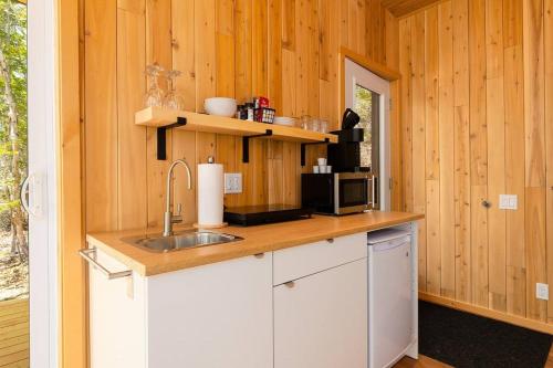 ห้องน้ำ, Tanières MicroChalets Charlevoix (Tanieres MicroChalets Charlevoix) in ไบ-เซนต์-พอล (QC)