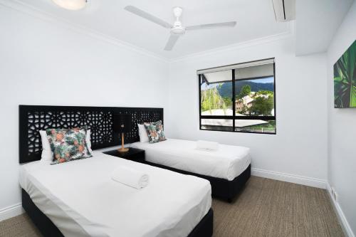 2 bedrooms, 4 beds