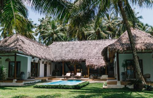 Villa Onu Mentawai - Private Rooms