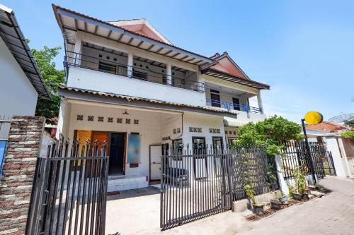 OYO Life 1942 Asia Residence Syariah