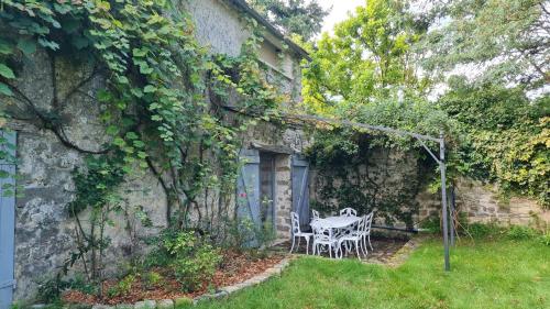 Belle Maison dans corps de ferme - logement Gabriel in อูรี
