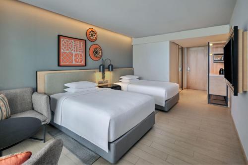 Deluxe, Guest room, 2 Double, Balcony image 5