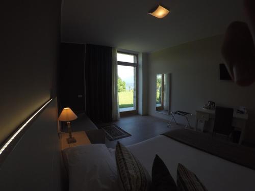 Camera, familiare, vista sul lago