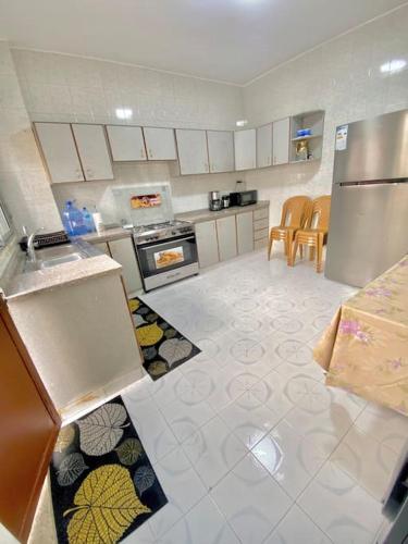 Great location apartment - image 2