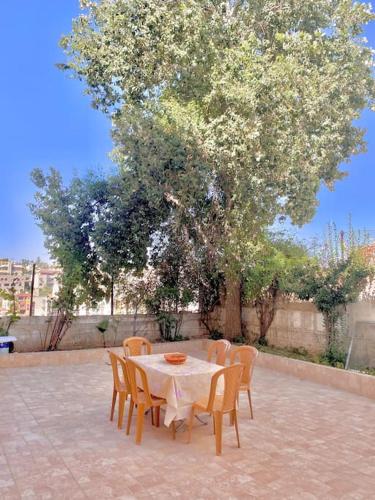 Great location apartment - image 13