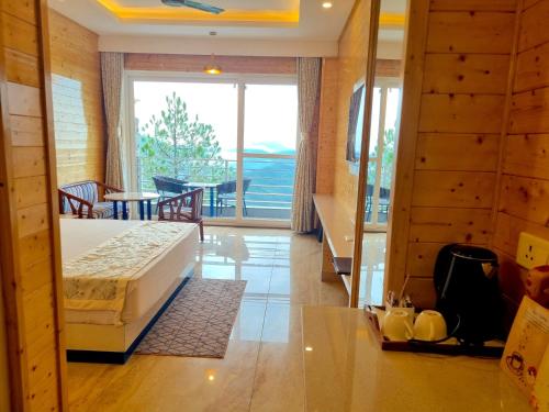 Hotel Wood Stock Luxury - A Boutique Property - Penthouse - Open Air Restaurant & Terrace