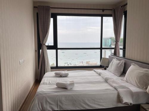 パタヤ The Base Central Pattaya by Adam 4つ星 ホテル スイート