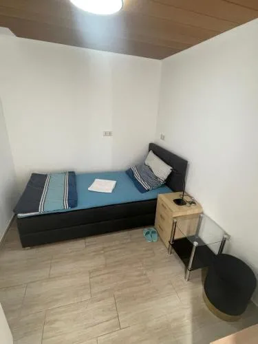 Kleine aber feies Zimmer in Falkenberg, Deutschland