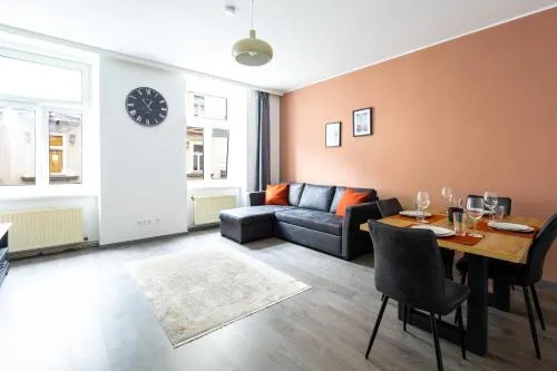 N14 Enjoy Apartments, AC ,quiet street, two bedrooms sleeps 6, very Spacey in Wien, Österreich