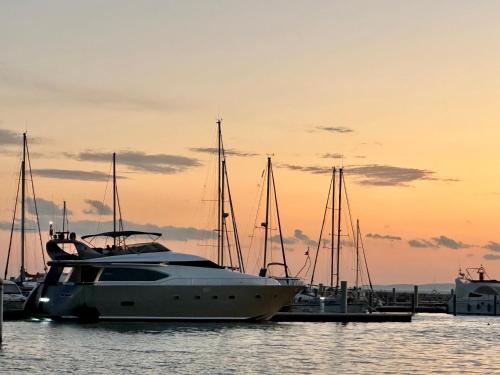 MotorYacht 21 avec équipage, Barcelona (zdjęcie 2)