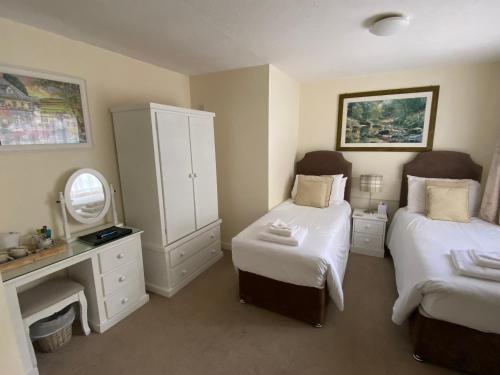 Small Twin Room - Coach House