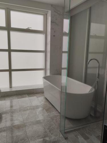 Platinum KLCC Pool View - image 2