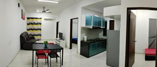 Afnan Homestay at Semenyih, Ascotte Boulevard in 士毛月