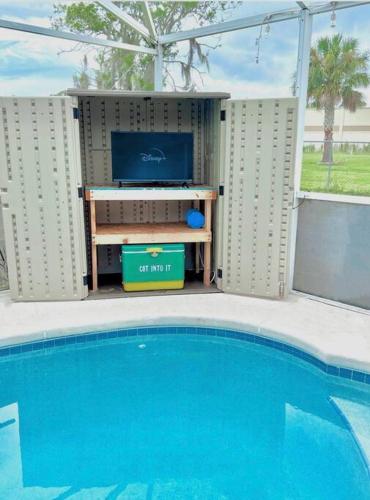 Modern Cozy 5 Beds Private Getaway! in Kissimmee, USA
